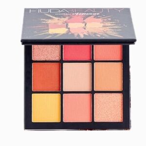Huda Beauty Coral Obsessions Eyeshadow Palette